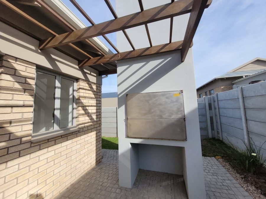 3 Bedroom Property for Sale in Mooikloof Country Estate Western Cape